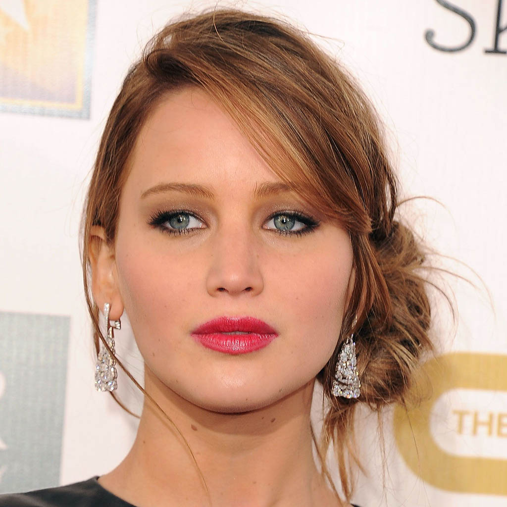 Jennifer Lawrence with an effortless bun Hairstyles